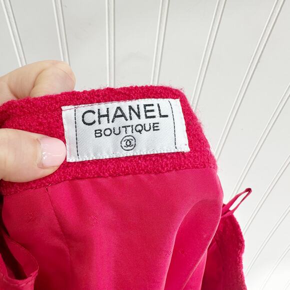CHANEL Red Pencil Skirt - 80s Vintage - Picture 6 of 10